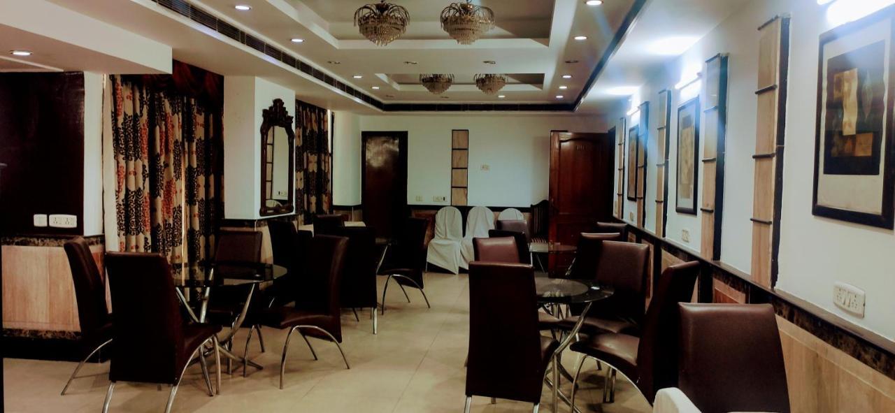 Hotel Conclave Executive New Delhi Extérieur photo