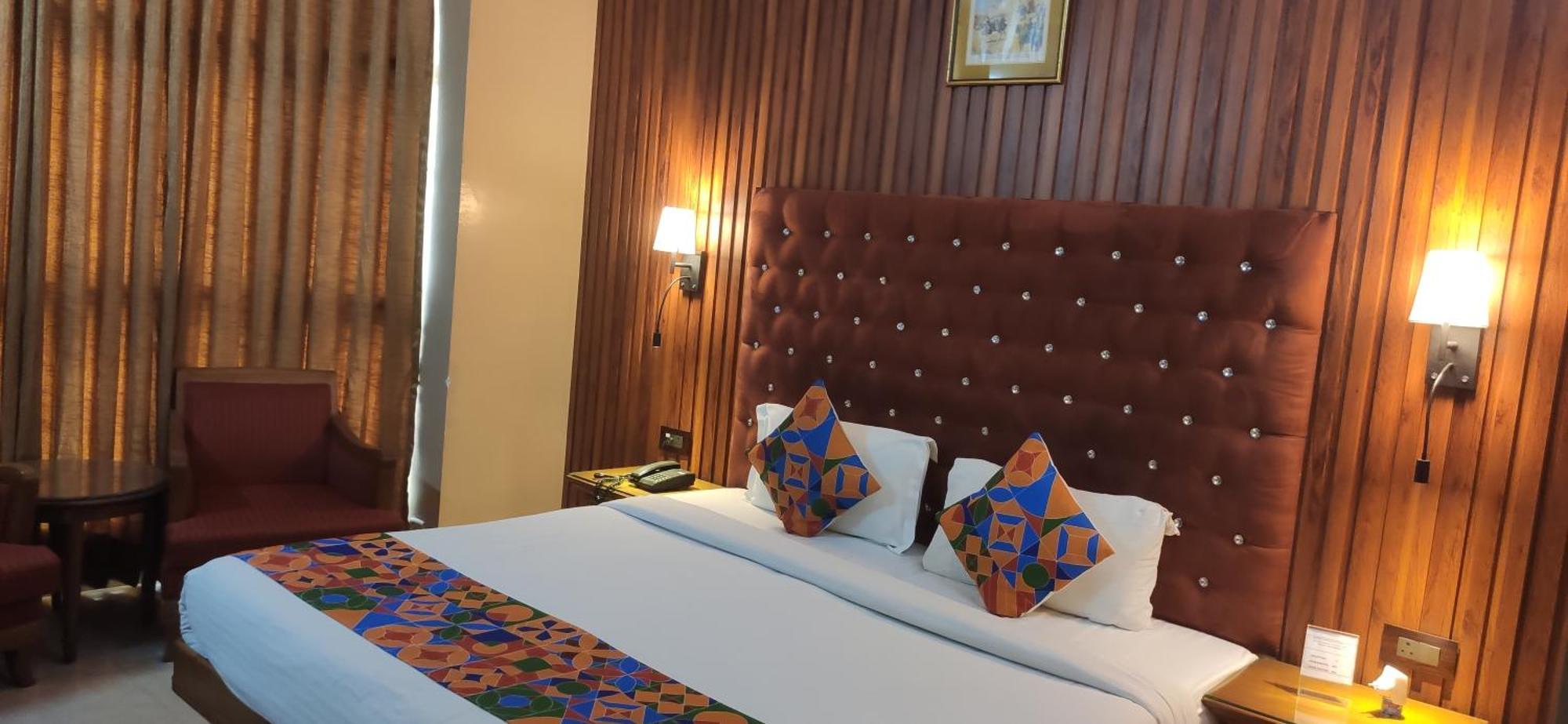 Hotel Conclave Executive New Delhi Extérieur photo